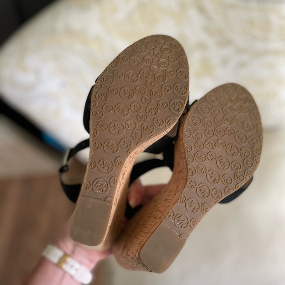 Michael Kors wedges 8.5 - Picture 4 of 6